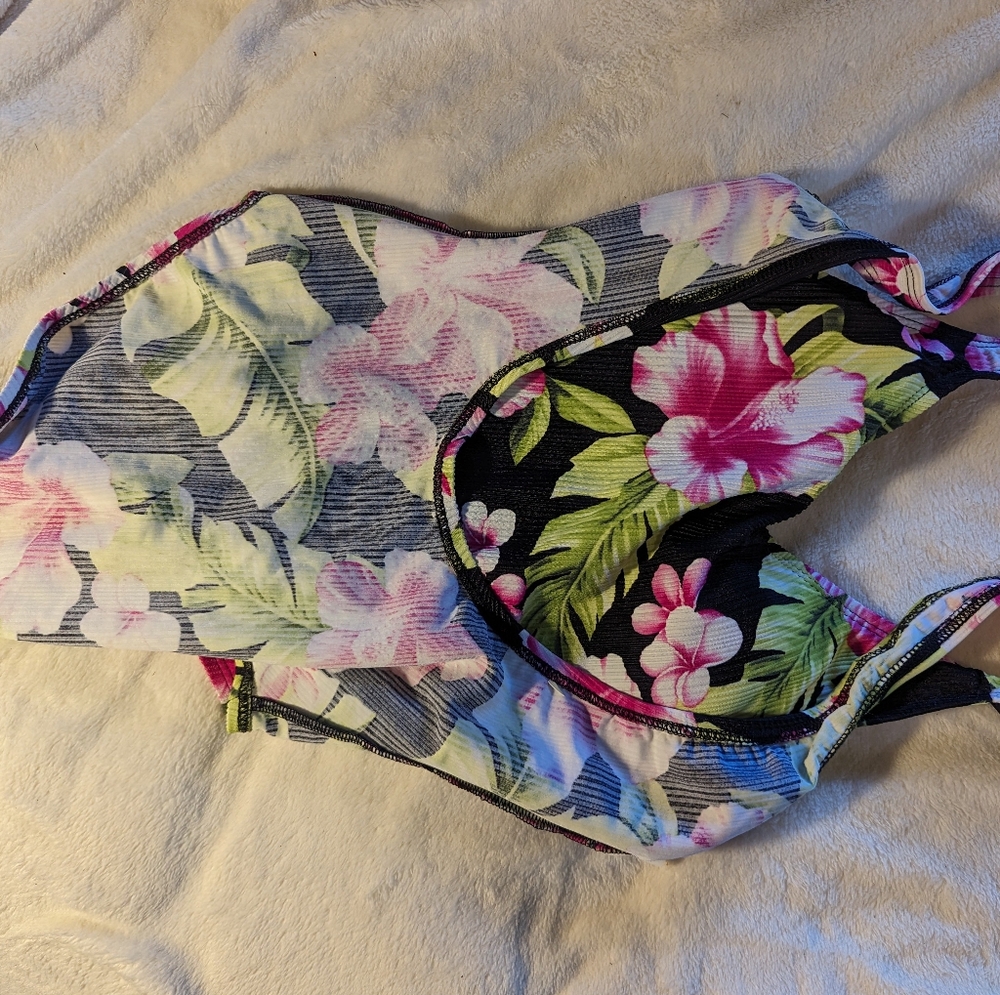 Bathing Suit - Picture 3 of 4